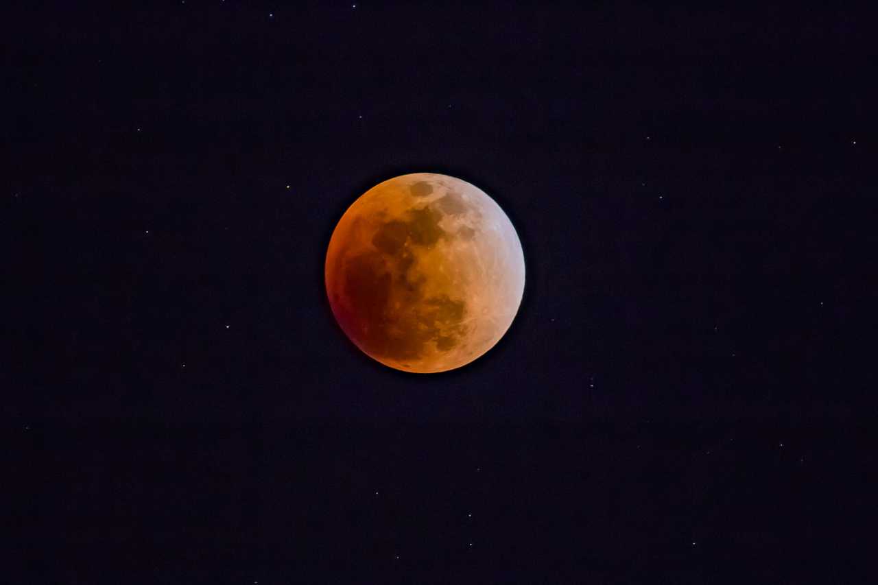 16 Maggio Eclissi Lunare Ecco Quando E Come Vederla In Italia