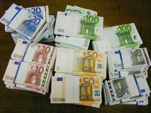 sei mila euro banconote false truffa dipendente bper banca