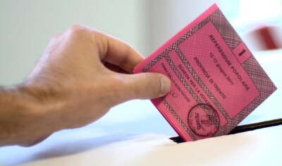 Referendum 8-9 giugno: scopri gli orari dei seggi, come votare e tutte le informazioni utili sul voto in Italia. Guida completa e aggiornata. referendum 8 e 9 giugno