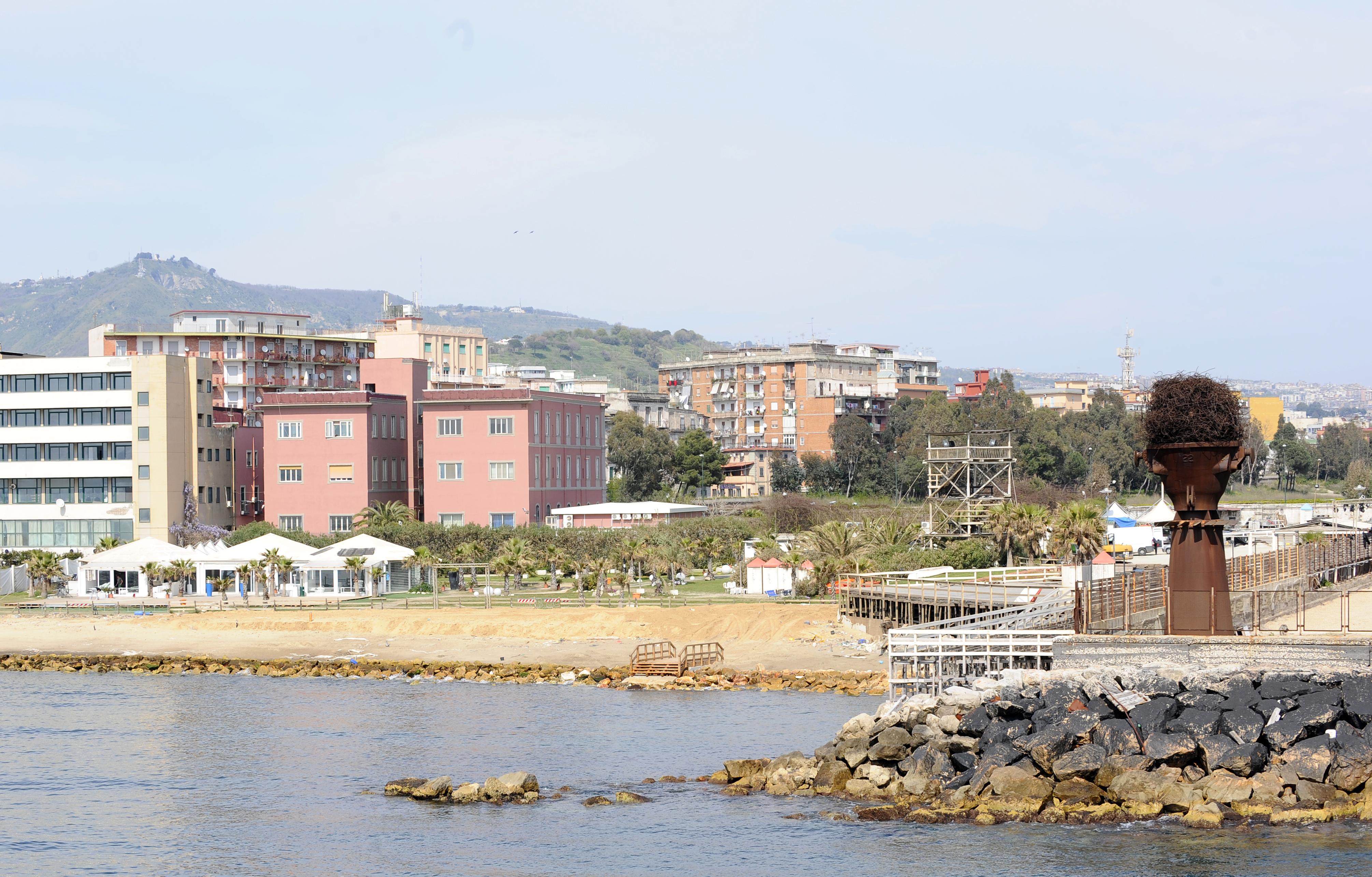 Divieto di balneazione per Bagnoli Napoli ZON