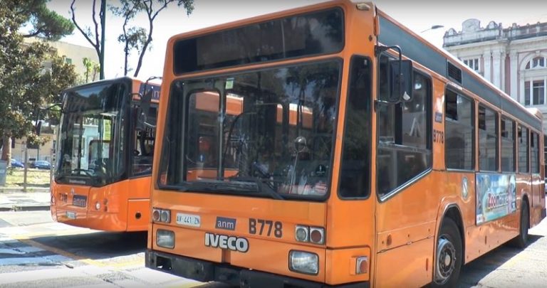 Napoli spari autobus Anm, Napoli pietre autobus, napoli tragedia in campania, Mugnano accoltellato controllore ANM