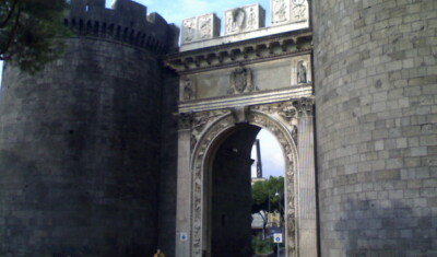 Porta Capuana: operazioni di controllo e bonifica della zona