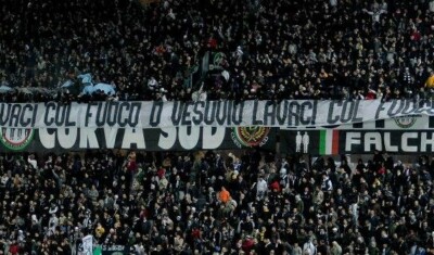 cori anti-Napoli