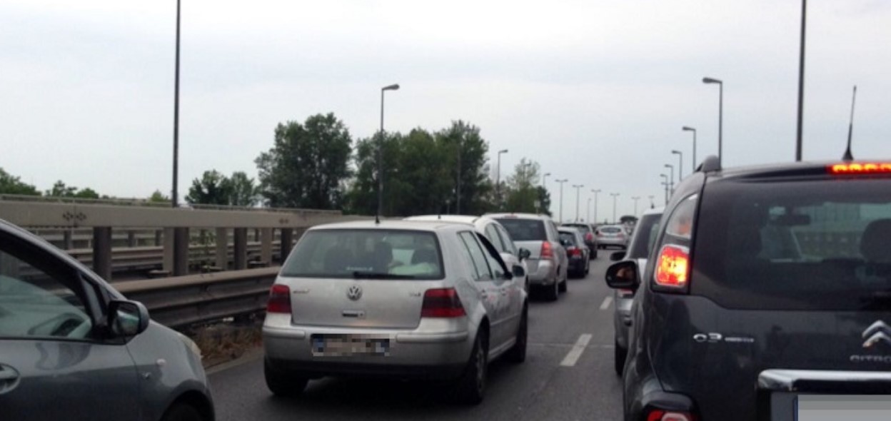 Traffico In Tilt Sull Asse Mediano In Direzione Acerra Pomigliano