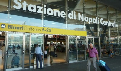 Blitz a Piazza Garibaldi ragazza mente laurea, Molestie in treno a Napoli Piazza Garibaldi restyling stazioni positivo al covid-19
