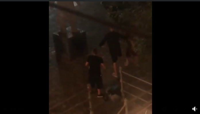 Follia A Napoli In Tre Picchiano Un Ragazzo Autistico Video Napoli Zon