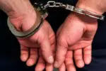 Napoli, arrestato 27enne per traffico d'armi