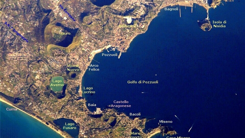 Campi Flegrei Cerremoto a Pozzuoli campi flegrei, Terremoto e bradisismo Bradisismo pozzuoli, Campi Flegrei bradisismo