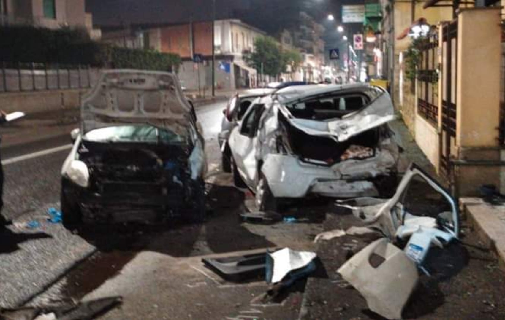 tragedia di capodanno corre in ospedale per il figlio poi l incidente 31 enne in fin di vita