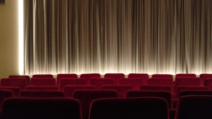 Cinema Chiusi Nonostante La Zona Gialla A Napoli Solo Pochi Hanno Aperto
