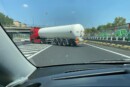 follia in autostrada