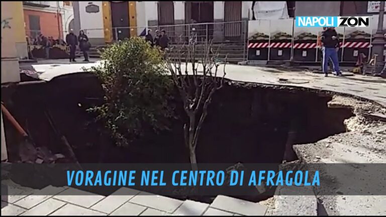 Voragine nel centro di Afragola