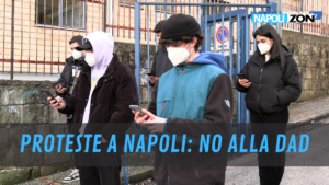 Studenti in protesta a Napoli: no alla DAD studenti protesta