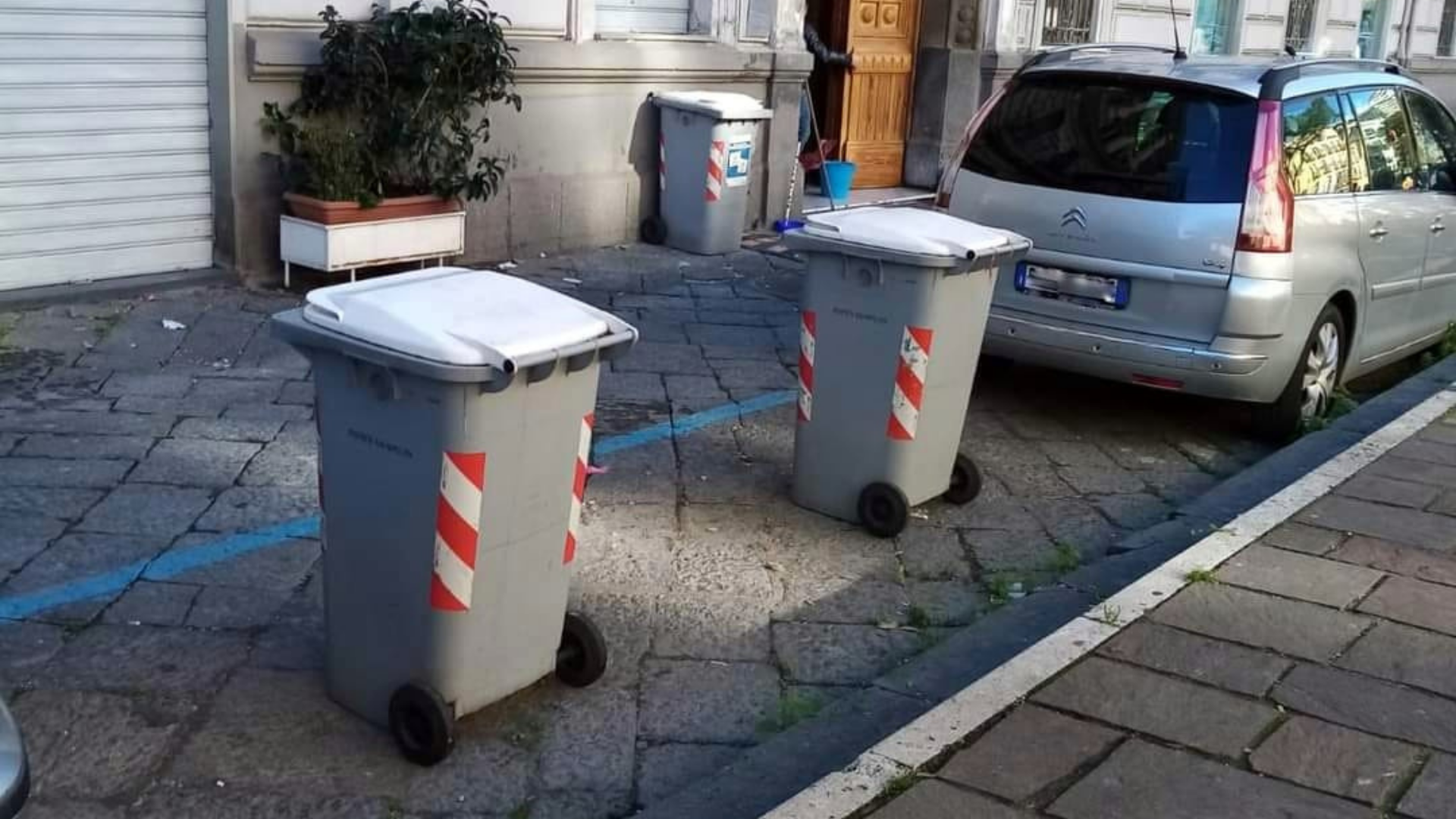 Wiltec Copri Bidoni Della Spazzatura Con Coperchio Ribaltabile Per Due Contenitori Effetto Legno Con Coperchio Ribaltabile 81865758
