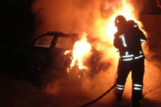 auto in fiamme, camion fiamme autostrada