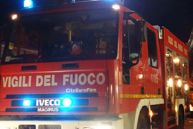 fiamme torre del greco