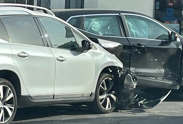 Fuorigrotta schianta contro auto, INCIDENTE MADDALONI