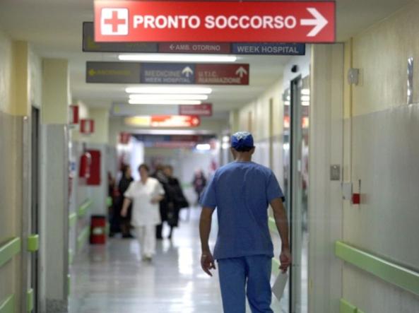 Napoli guardie giurate assalite, Castellammare infermiere aggredite
