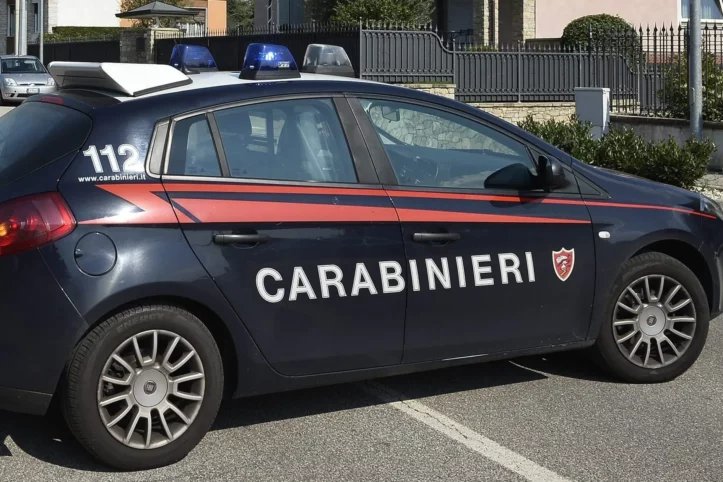 Inseguimento carabinieri Napoli droga