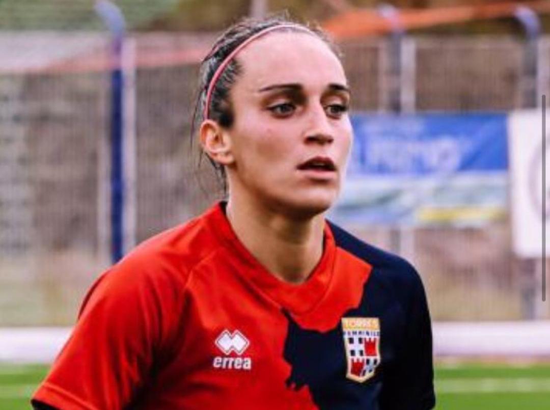 Napoli Feminino, Adriana Gomes vestirá a camisa azul