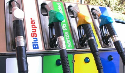 Assalto ai distributori, carburante esaurito: cosa sta accadendo