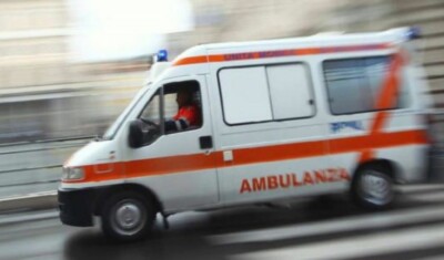 Lite ad Angri Paura a Napoli scontro auto furgone