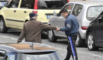 controlli al vomero parcheggiatore abusivo