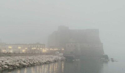 napoli nebbia