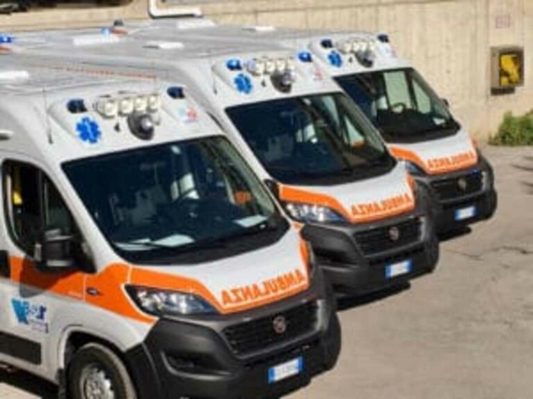 Rissa tra ambulanze all'Ospedale del Mare