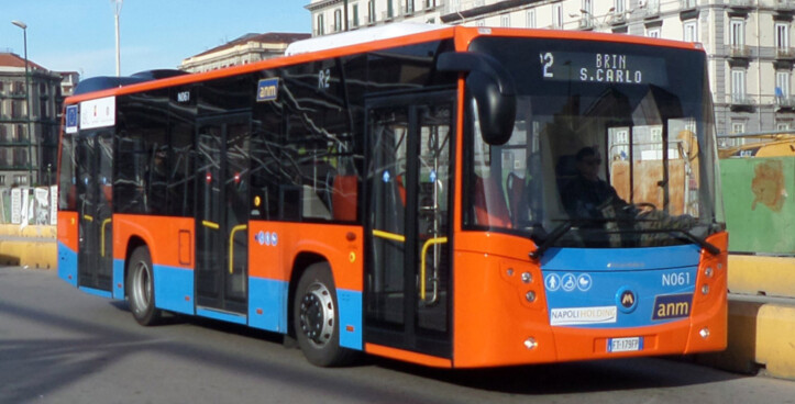 Napoli bus anm, Sarno controllore picchiato, autobus sciopero mezzi di trasporto