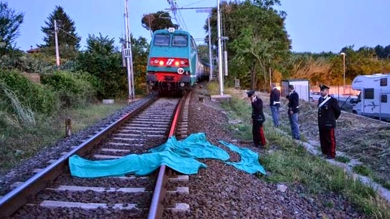 treno investe donna