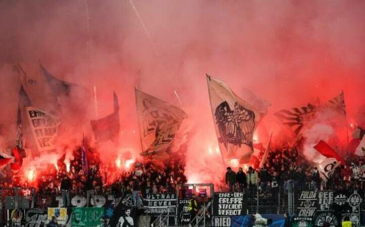 Napoli Eintracht Francoforte tifosi