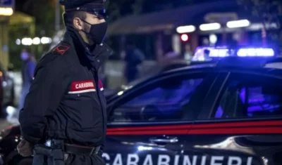 Afragola blitz Rione Salicelle, Portici sparatoria, ischia 17enne truffa, Serino 36enne, Donna cade dal balcone a Poggiomarino, arrestato il marito