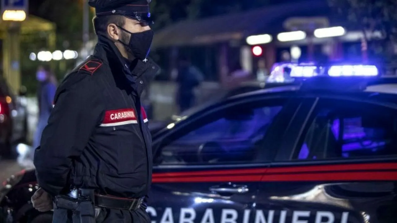 Afragola blitz Rione Salicelle, Portici sparatoria, ischia 17enne truffa, Serino 36enne, Donna cade dal balcone a Poggiomarino, arrestato il marito