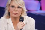 Anticipazioni amici 2024 Maria fredda Ayle, Segreto Maria De Filippi, per anni è stata l'amante di…