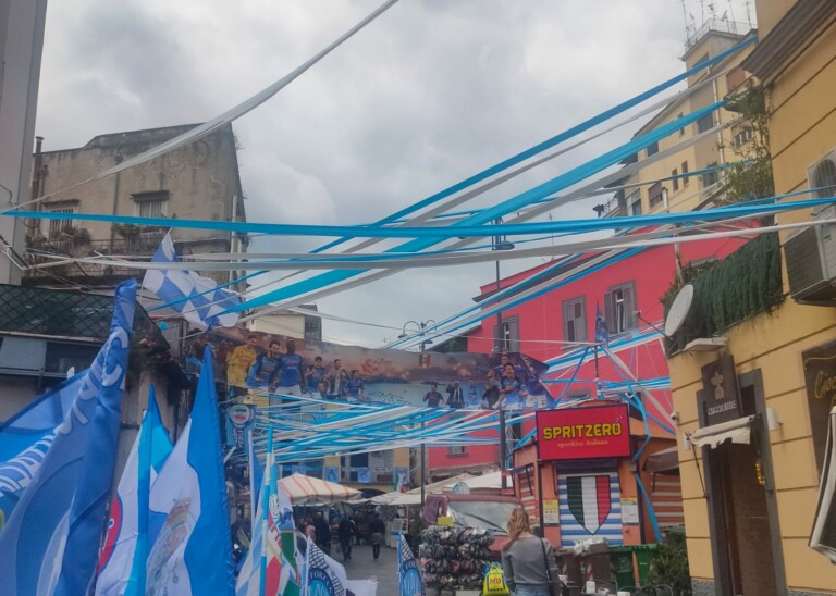 Festa scudetto: da lunedì rimozione striscioni di plastica bianco azzurri