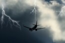 Fulmine colpisce aereo: paura tra i passeggeri