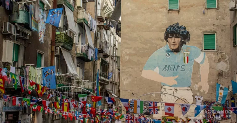 Arrestato al murale di Maradona Nainggolan murales Maradona