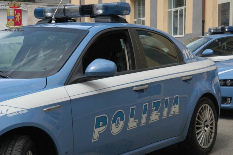 Controlli Polizia, Napoli sequestrati sigarette