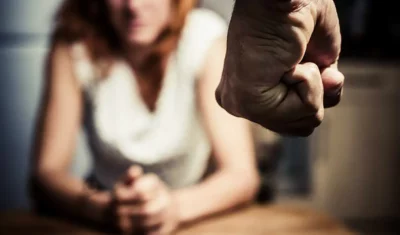 AGGRESSIONE MOGLIE E FIGLIO NAPOLI