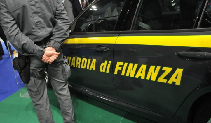 Maxi sequestro di bene per evasione fiscale Gdf Ischia avellino, evasione fiscale Fruttivendolo droga