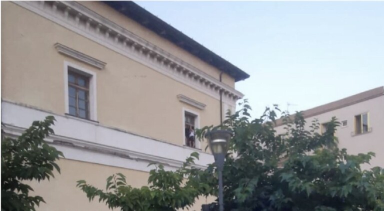 protesta palazzine crollo torre del greco