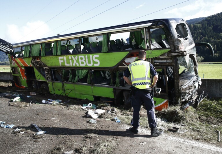incidente flixbus: feriti italiani