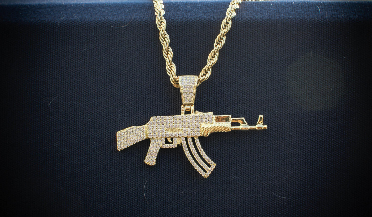 Collana con ciondolo a forma di pistola Glock da 9 mm, realizzata su misura per uomo e donna, in argento Sterling 925 ossidato o finitura oro, catena a maglie quadrate da 2