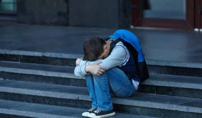 14enne abusi Botte e minacce di morte al figlio perché gay: arrestato padre violento a Napoli da parte degli Agenti della Polizia di Stato intervenuti.
