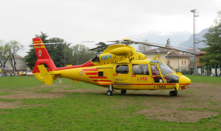 Tragedia in Campania: uomo si lancia nel vuoto Tragedia in Campania uomo si troglie la vita