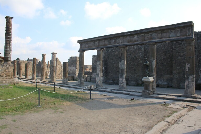 Scoperta a Pompei Pompei turisti restituiscono reperti