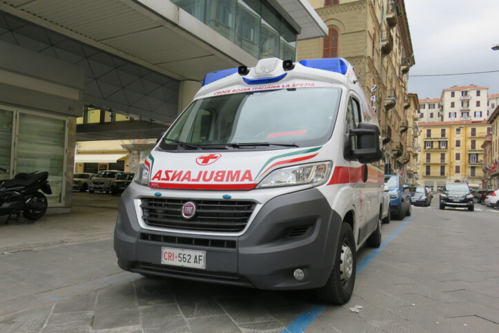 napoli minaccia medici fucile