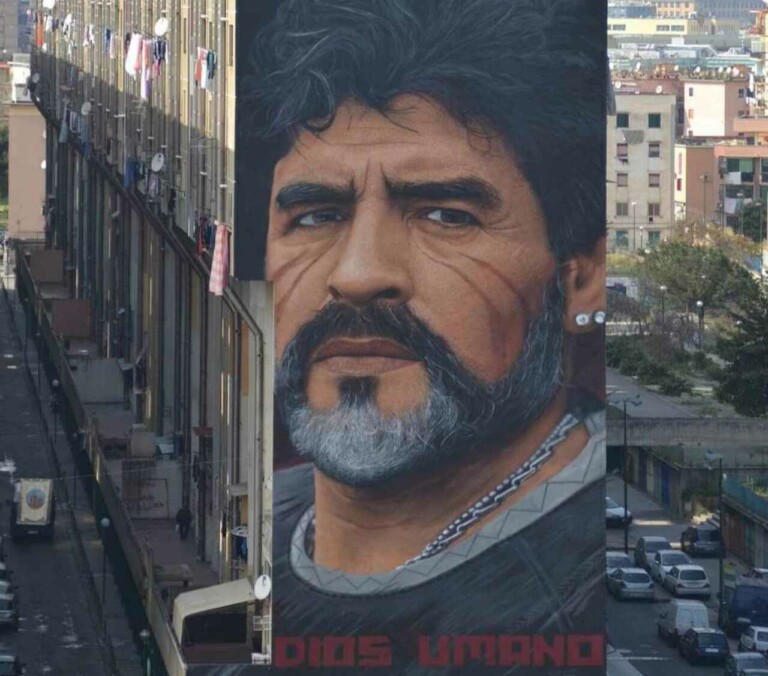 Murale di Maradona demolito