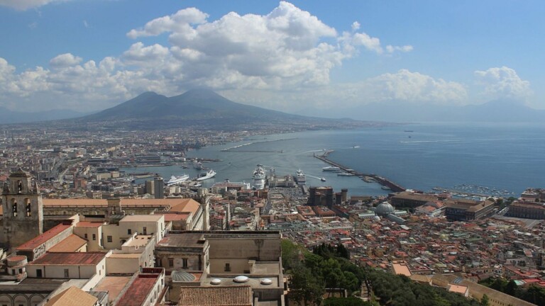 divieto di balneazione a capo posillipo e pietrarsa